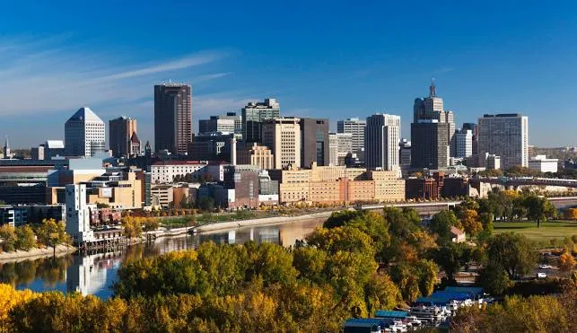 Hot tub hotels in Minnesota